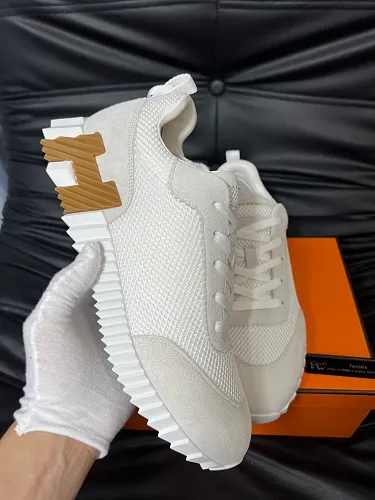 Bouncing sneaker 005