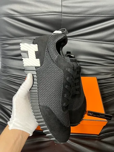 Bouncing sneaker 009